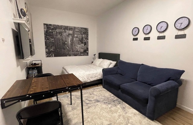 Comfy suite with kitchen