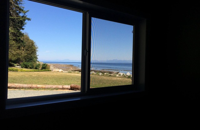 Comox Valley Walk-On Oceanfront Cottage (B) At Udina Bay on Vancouver Island