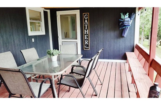 Completely renovated lakehouse with all the extras