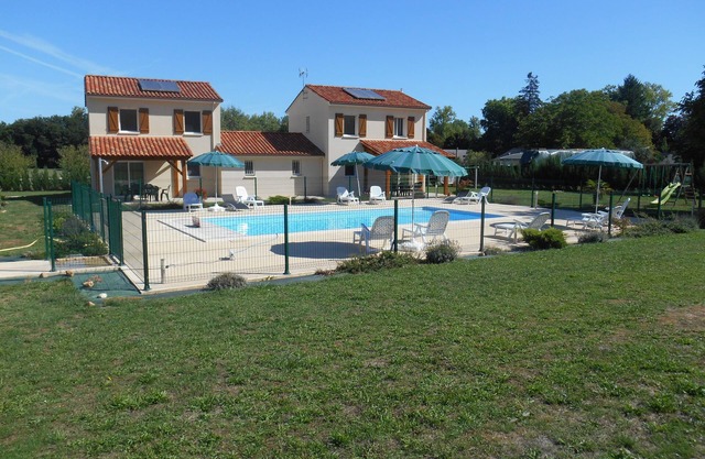 Complex of 4 self-catering cottages hameaudesaintprivat