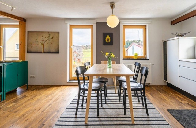 Condo-Courtyard view-Private Bathroom-Family-Aufmerksam
