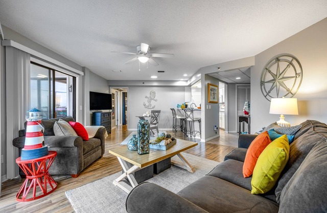 Condo w/Hot Tub/Pool & Close to Beach + Free Tickets: WonderWorks & More!