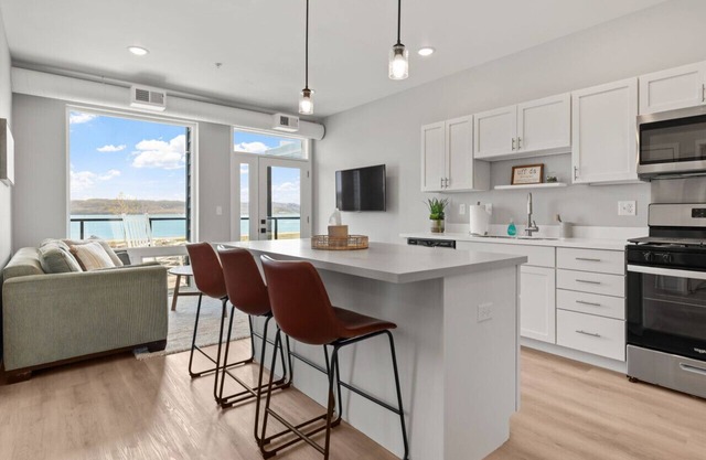 Condo with stunning views of Lake Pepin Unit 103