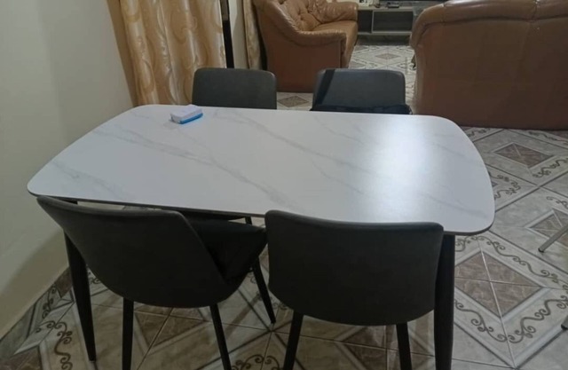 Congo Logement Apparemment Meublé Près du Parlement de Kinshasa a Beau-vent