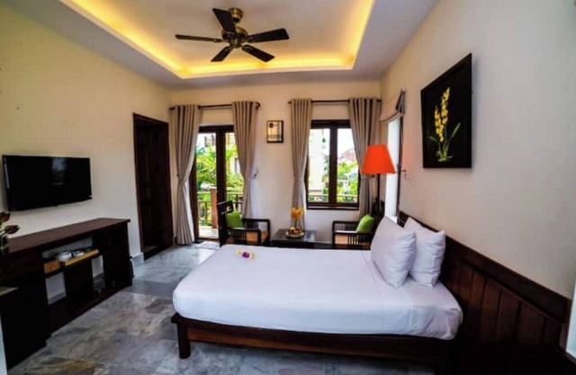 Connecting room in Upscale Orchid Riverside Oasis.