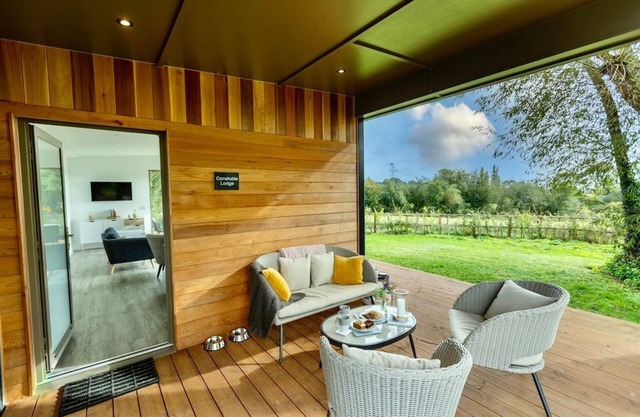 "Constable": Eco Lodge: Private Hot Tub