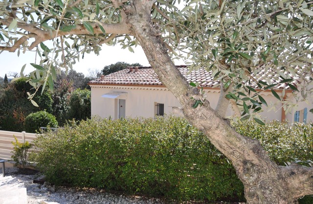 Contemporary house in Arpaillargues and Aureilhac near UZES
