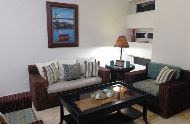 CONTEMPORARY 1BR APT - 5 MINS FROM COLONIAL ZONE