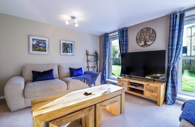 Contemporary 3 Bedroom Flat in Ancient Dunfermline