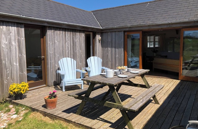 Contemporary converted barn, rural location very close to the coast and Falmouth