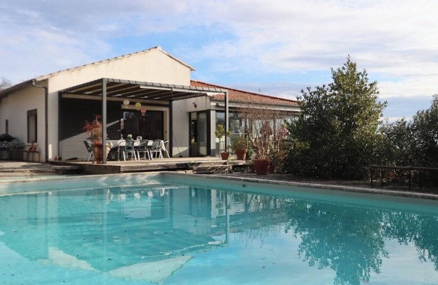 Contemporary house in the garrigue