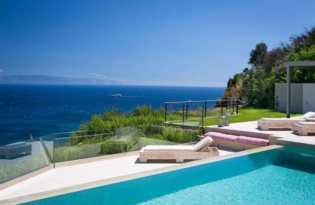 Contemporary Seafront Villa, A/C, Private Pool, Steam Room, Sauna, Gym, Amazing Views - Near Spartia