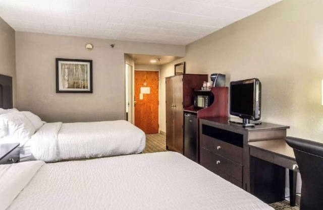 Contemporary Comfort with Pool, Free Breakfast Near Shopping Center