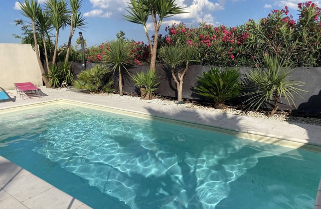 Contemporary villa with pool near the sea and the pond of the Gold