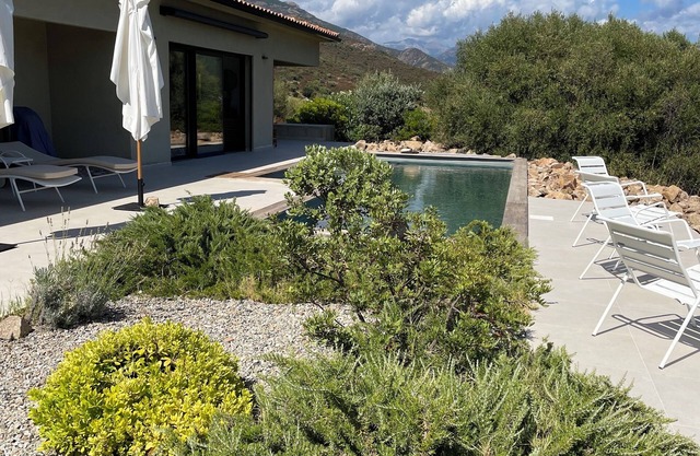 CONTEMPORARY VILLA WITH POOL AND EXCEPTIONAL VIEW 300 M BY FOOT FROM THE SEA
