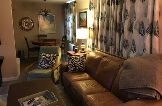 Convenient Condo near Airport