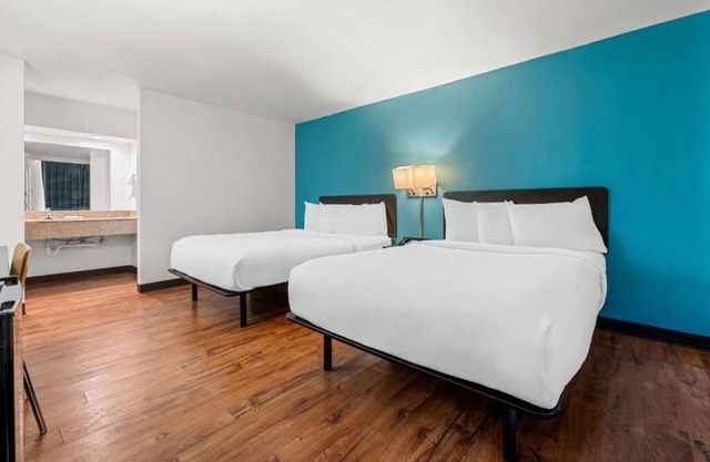 Convenient Room Right in I-22 | 3 Family Ready Stays w/Free Breakfast