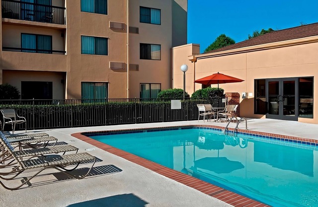 Convenient Stay! 2 Relaxing Units, Outdoor Pool, Pets Allowed!