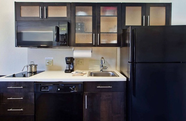 Convenient Stay in Horsham! 2 Comfortable Units, Pets Allowed, Parking