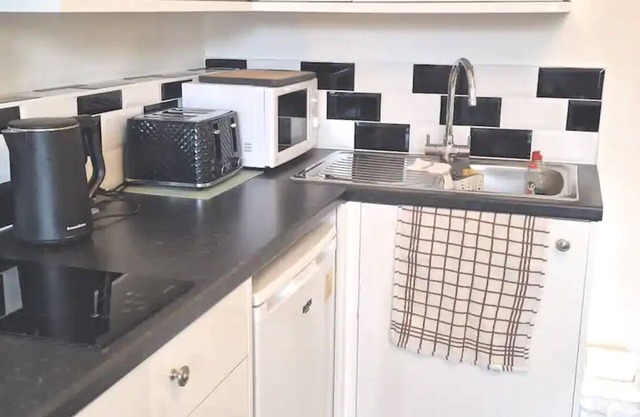Convenient Studio Apartment, Ealing