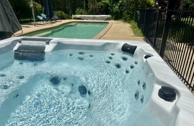 Coolum Country Retreat with Pool and Spa