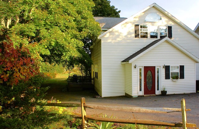 Cooperstown Baseball Rentals - CREEKSIDE CHALET