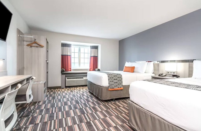 Coratel Inn & Suites by Jasper Rochester-2 Queen Bed Non Smoking