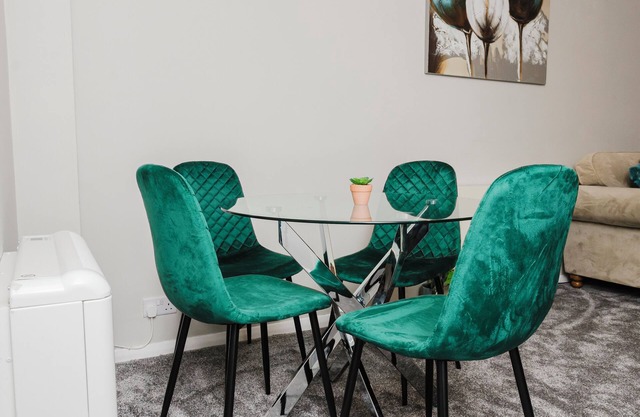 Corby-2 Bedroom-1Bathroom-Parking - Upto 5 guests