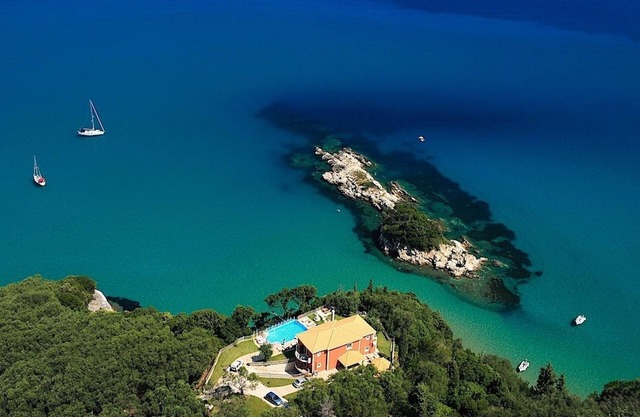 Corfu,St Spyridon NE, Luxury,on the beach,privacy,heated pools,-1038271