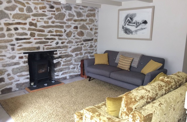 Cornish Cottage in the beautiful rural village of Perranwell Station