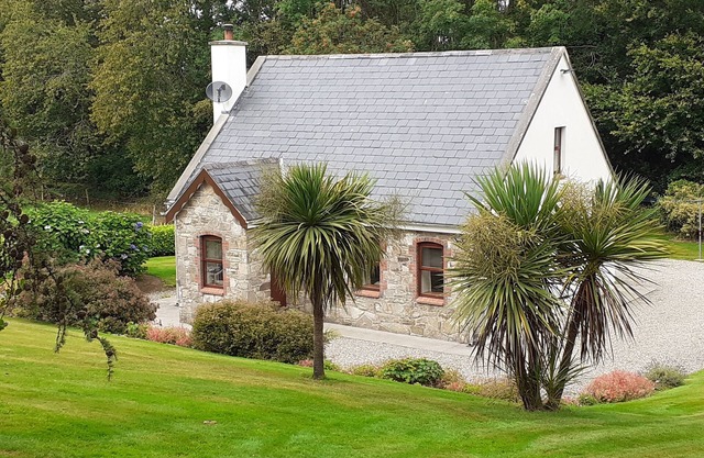 CORNODE COTTAGE, family friendly in Garrykennedy, County Tipperary