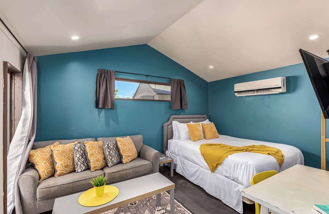 Coronado Casita - Mins to DT, Airport & Hospitals