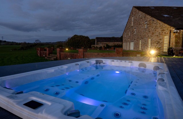 Corporate, Retreat Stays, Team Building, Birthday Celebrations