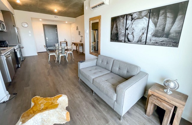 Corporate Stays - Stylish 1BR Apartment with Rooftop Terrace