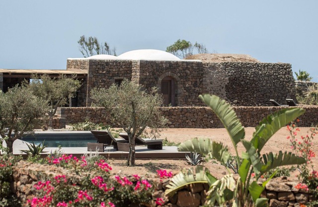 Corte Pantesca. A retreat with two luxury villas
