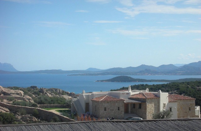 Costa Smeralda Abbiadori house sleeps 5 with garden and views