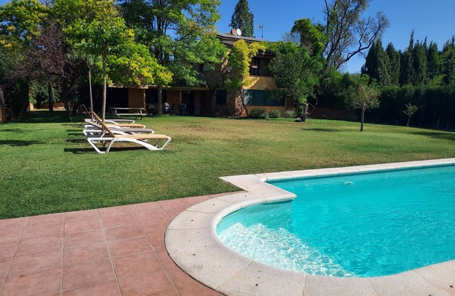 Costabravapartment Casa Anna + pool, 15 mins to the Costa Brava beaches