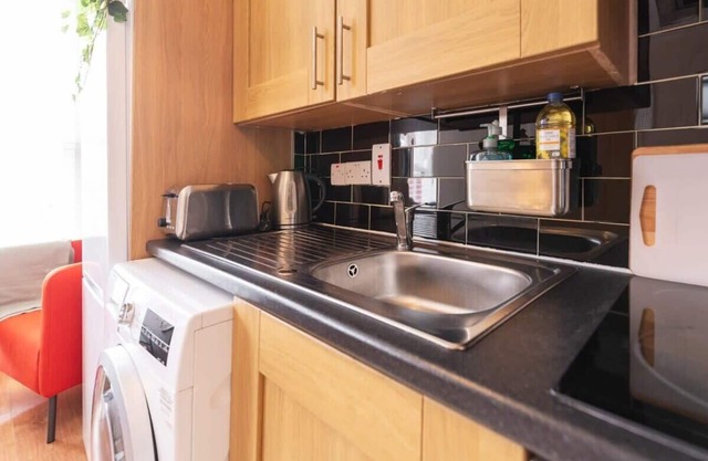 *COSY 2BED APARTMENT*FAST WIFI*&TV*TRENDY RANELAGH