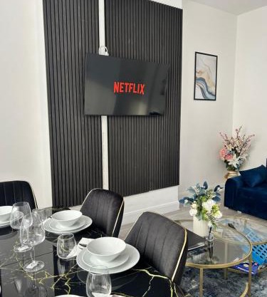 Cosy 3 Bed flat in Shepherds bush Sleeps 8 guest