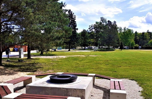 Cosy apartment in villa for 12 people with WIFI, TV, patio, pets allowed and parking