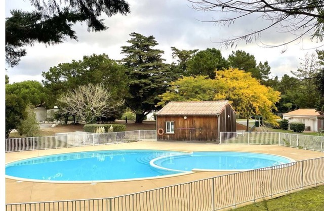 Cosy apartment for 2 people with A/C, pool, WIFI, terrace and pets allowed