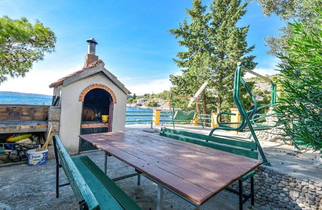 Cosy apartment for 3 people with A/C, WIFI, TV and parking