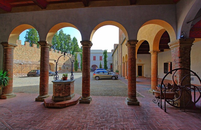 Cosy apartment for 4 people with A/C, WIFI, TV and panoramic view, close to San Gimignano