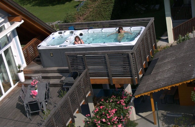 Cosy apartment for 6 guests with WIFI, private pool, TV, terrace and parking