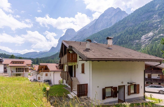 Cosy apartment for 6 people with WIFI, TV, patio and pets allowed