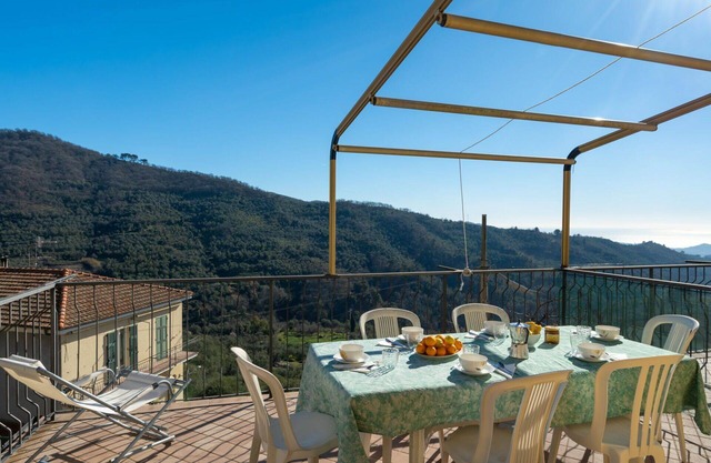 Cosy apartment for 7 guests with WIFI, TV, terrace, pets allowed and parking