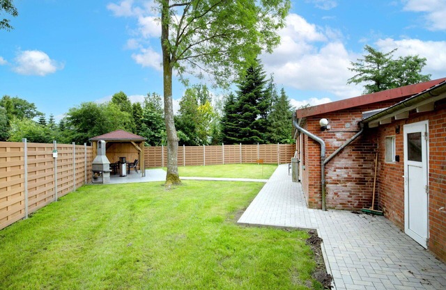 Cosy apartment for 6 people with WIFI, TV, patio and parking