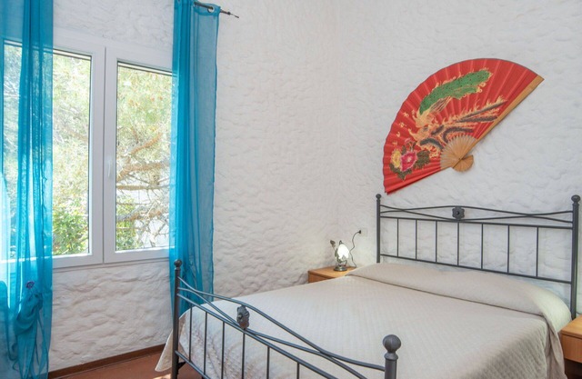 Cosy apartment for 4 guests with WIFI, A/C, TV, terrace and pets allowed
