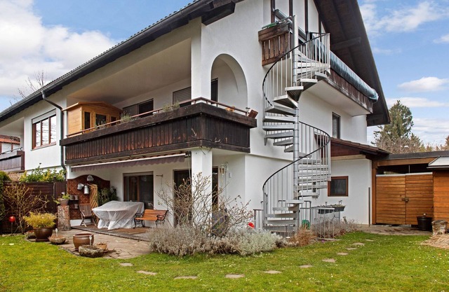 Cosy Apartment "Frey Lindau" with Wi-Fi, Balcony & Garden; Parking Available