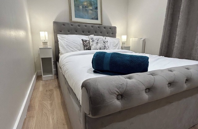 Cosy apartment in a unique village close to Gatwick Airport and trains to london